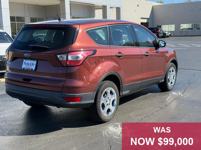 Ford Escape Vehicle Full-screen Gallery Image 03