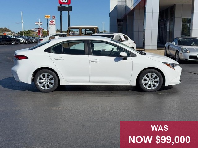 Toyota Corolla Vehicle Full-screen Gallery Image 02