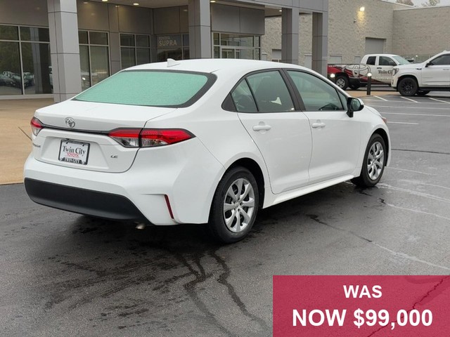 Toyota Corolla Vehicle Full-screen Gallery Image 03