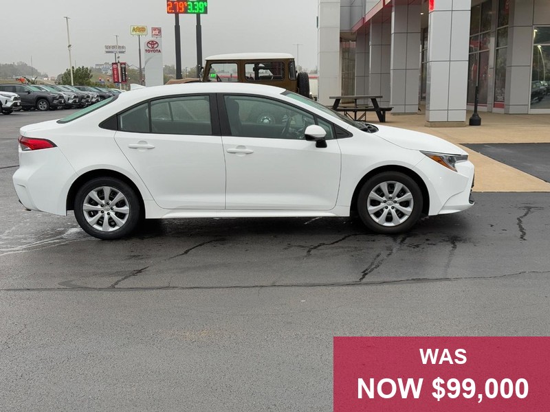 Toyota Corolla Vehicle Full-screen Gallery Image 02