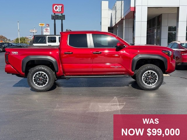 Toyota Tacoma 4WD Vehicle Full-screen Gallery Image 02
