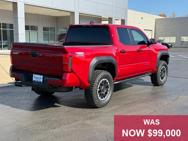 Toyota Tacoma 4WD Vehicle Full-screen Gallery Image 03