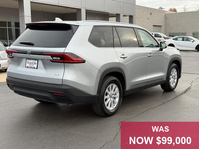 Toyota Grand Highlander Vehicle Full-screen Gallery Image 03