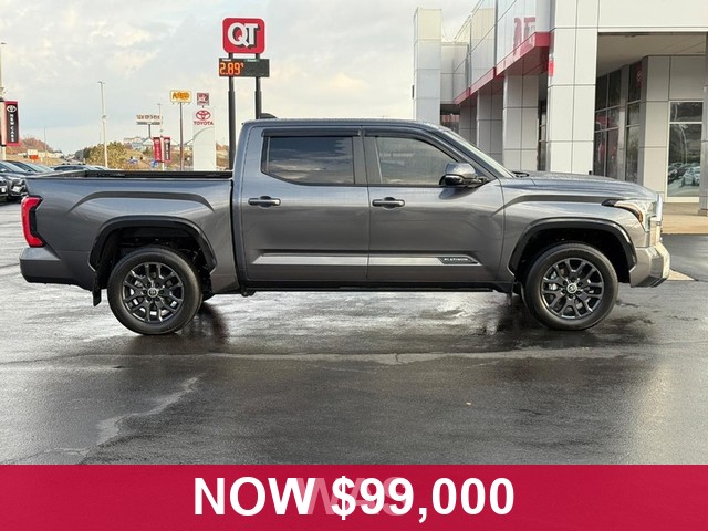 Toyota Tundra 4WD Vehicle Full-screen Gallery Image 02