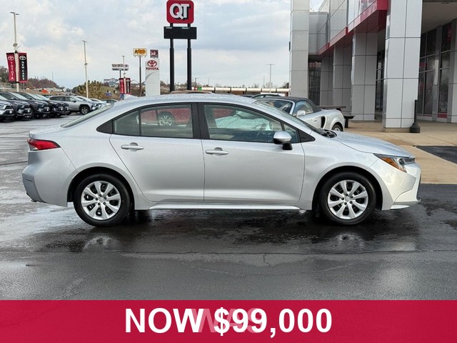 Toyota Corolla Vehicle Full-screen Gallery Image 02