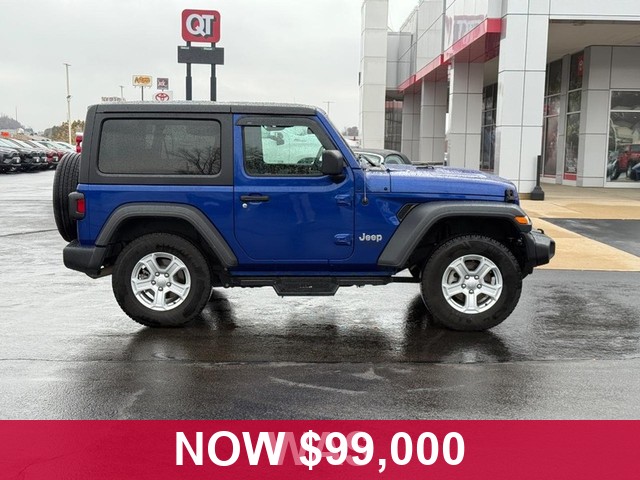 Jeep Wrangler Vehicle Full-screen Gallery Image 02