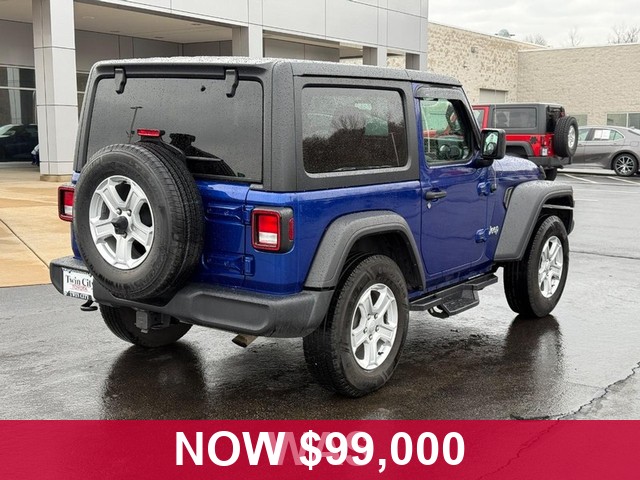 Jeep Wrangler Vehicle Full-screen Gallery Image 03