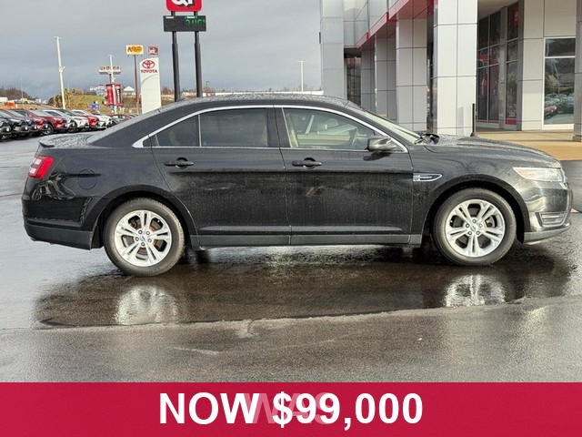 Ford Taurus Vehicle Full-screen Gallery Image 02