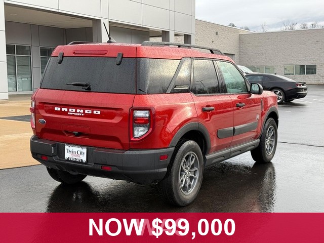 Ford Bronco Sport Vehicle Full-screen Gallery Image 03