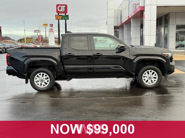 Toyota Tacoma 4WD Vehicle Full-screen Gallery Image 02