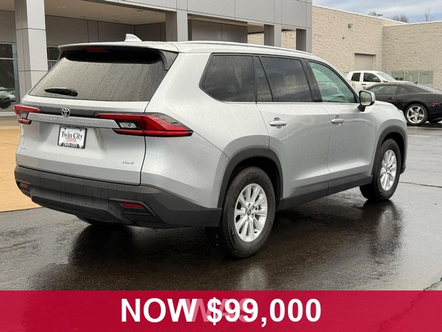 Toyota Grand Highlander Vehicle Full-screen Gallery Image 03