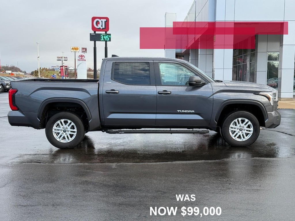 Toyota Tundra 4WD Vehicle Full-screen Gallery Image 02