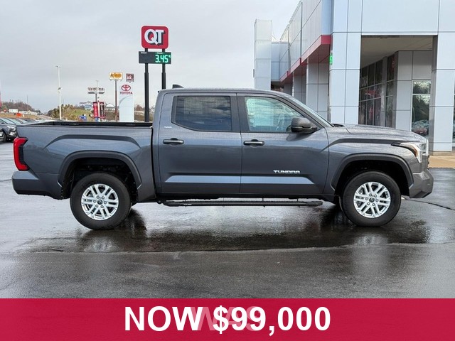 Toyota Tundra 4WD Vehicle Full-screen Gallery Image 02