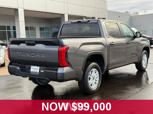 Toyota Tundra 4WD Vehicle Full-screen Gallery Image 03