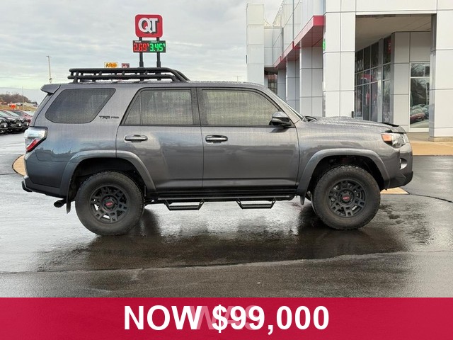 Toyota 4Runner Vehicle Full-screen Gallery Image 02