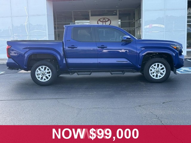 Toyota Tacoma 2WD Vehicle Full-screen Gallery Image 02