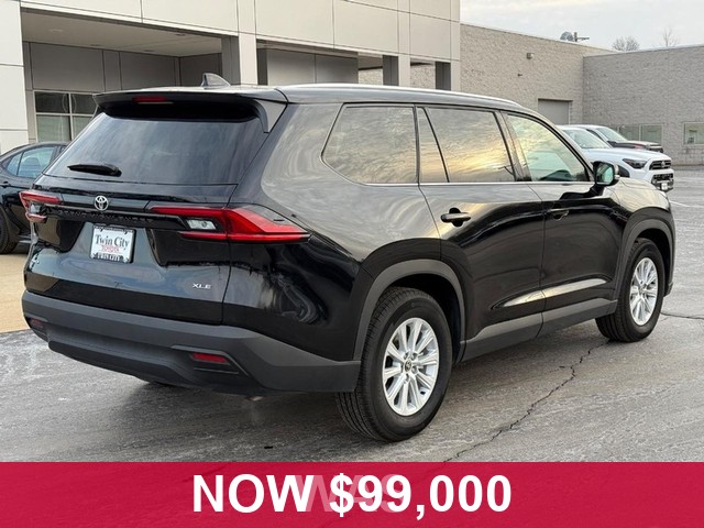 Toyota Grand Highlander Vehicle Full-screen Gallery Image 03