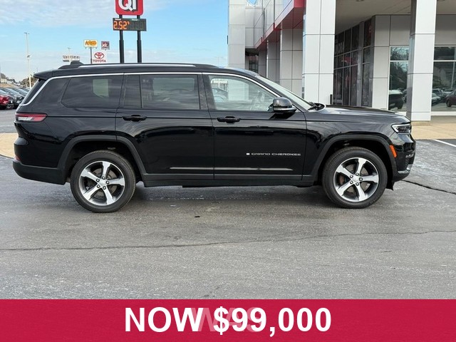 Jeep Grand Cherokee L Vehicle Full-screen Gallery Image 02