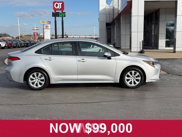 Toyota Corolla Vehicle Full-screen Gallery Image 02