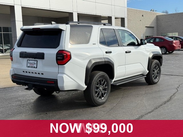 Toyota 4Runner Vehicle Full-screen Gallery Image 03