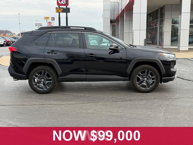 Toyota RAV4 Vehicle Full-screen Gallery Image 02