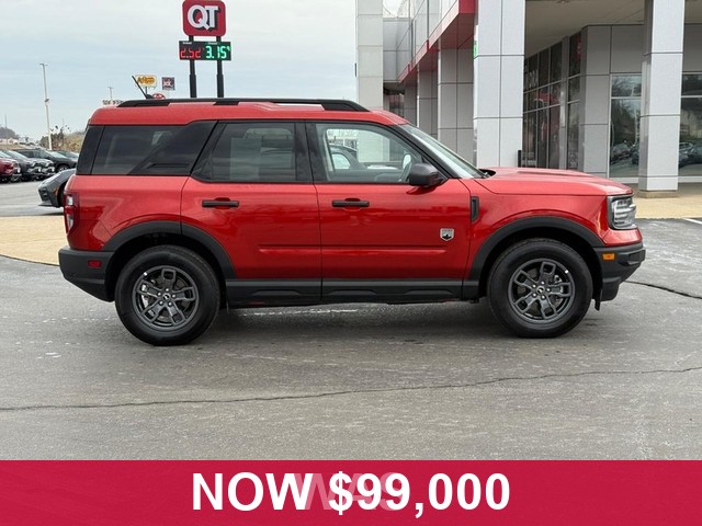 Ford Bronco Sport Vehicle Full-screen Gallery Image 02