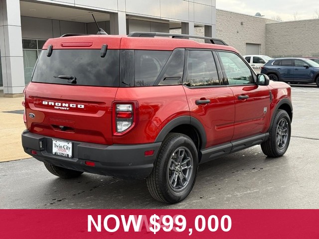 Ford Bronco Sport Vehicle Full-screen Gallery Image 03