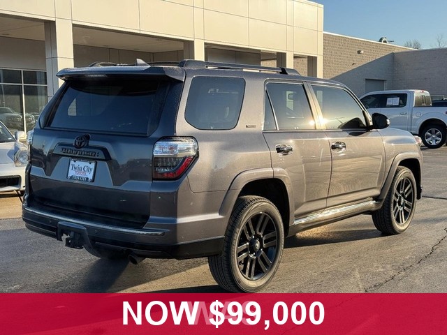 Toyota 4Runner Vehicle Full-screen Gallery Image 03