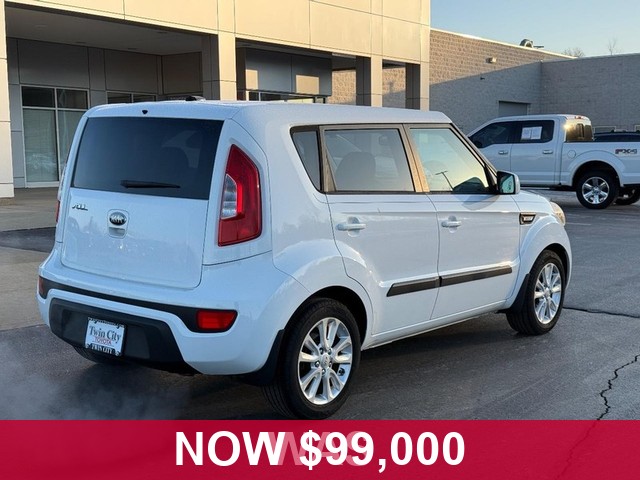 Kia Soul Vehicle Full-screen Gallery Image 03