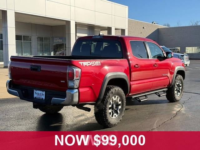 Toyota Tacoma 4WD Vehicle Full-screen Gallery Image 03