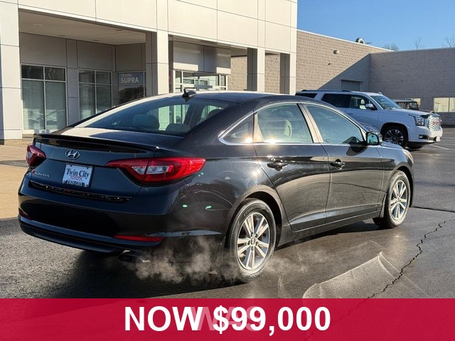 Hyundai Sonata Vehicle Full-screen Gallery Image 03