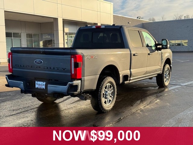 Ford Super Duty F-250 SRW Vehicle Full-screen Gallery Image 03