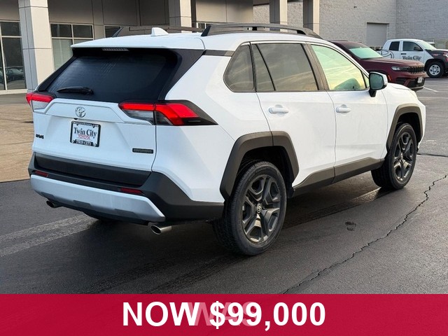 Toyota RAV4 Vehicle Full-screen Gallery Image 03