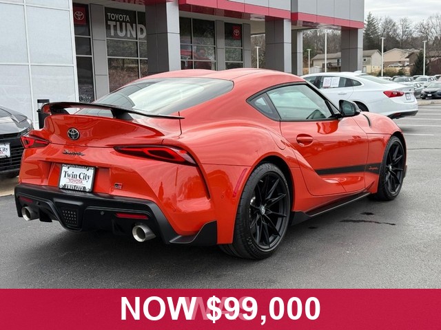 Toyota GR Supra Vehicle Full-screen Gallery Image 03