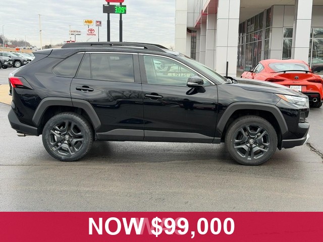 Toyota RAV4 Vehicle Full-screen Gallery Image 02