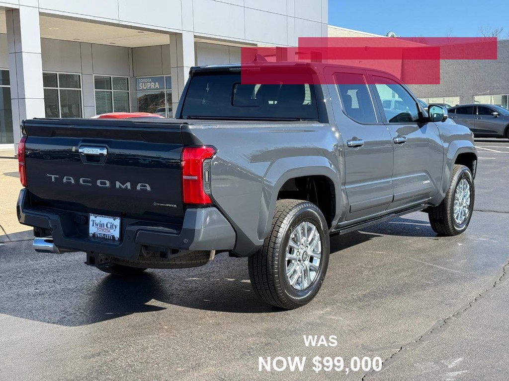 Toyota Tacoma 4WD Vehicle Full-screen Gallery Image 03