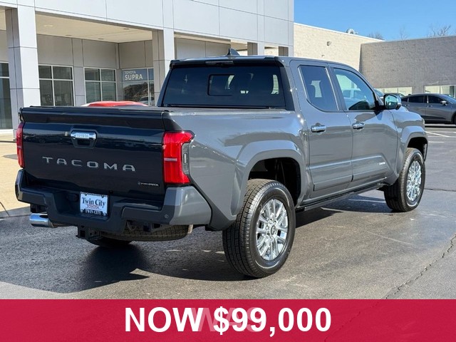 Toyota Tacoma 4WD Vehicle Full-screen Gallery Image 03