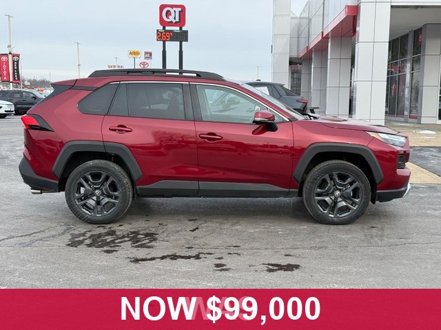 Toyota RAV4 Vehicle Full-screen Gallery Image 02