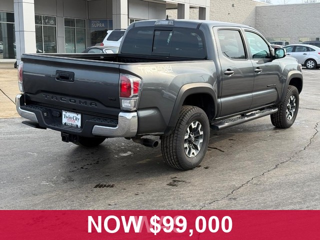 Toyota Tacoma 4WD Vehicle Full-screen Gallery Image 03