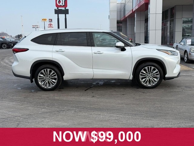 Toyota Highlander Vehicle Full-screen Gallery Image 02