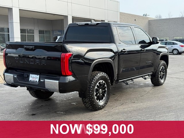 Toyota Tundra 4WD Vehicle Full-screen Gallery Image 03