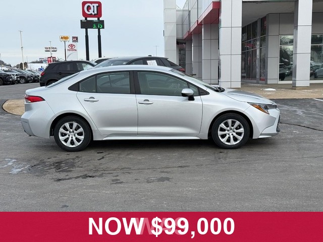 Toyota Corolla Vehicle Full-screen Gallery Image 02