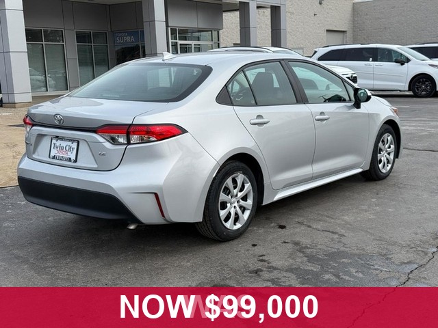 Toyota Corolla Vehicle Full-screen Gallery Image 03