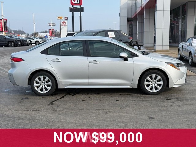 Toyota Corolla Vehicle Full-screen Gallery Image 02