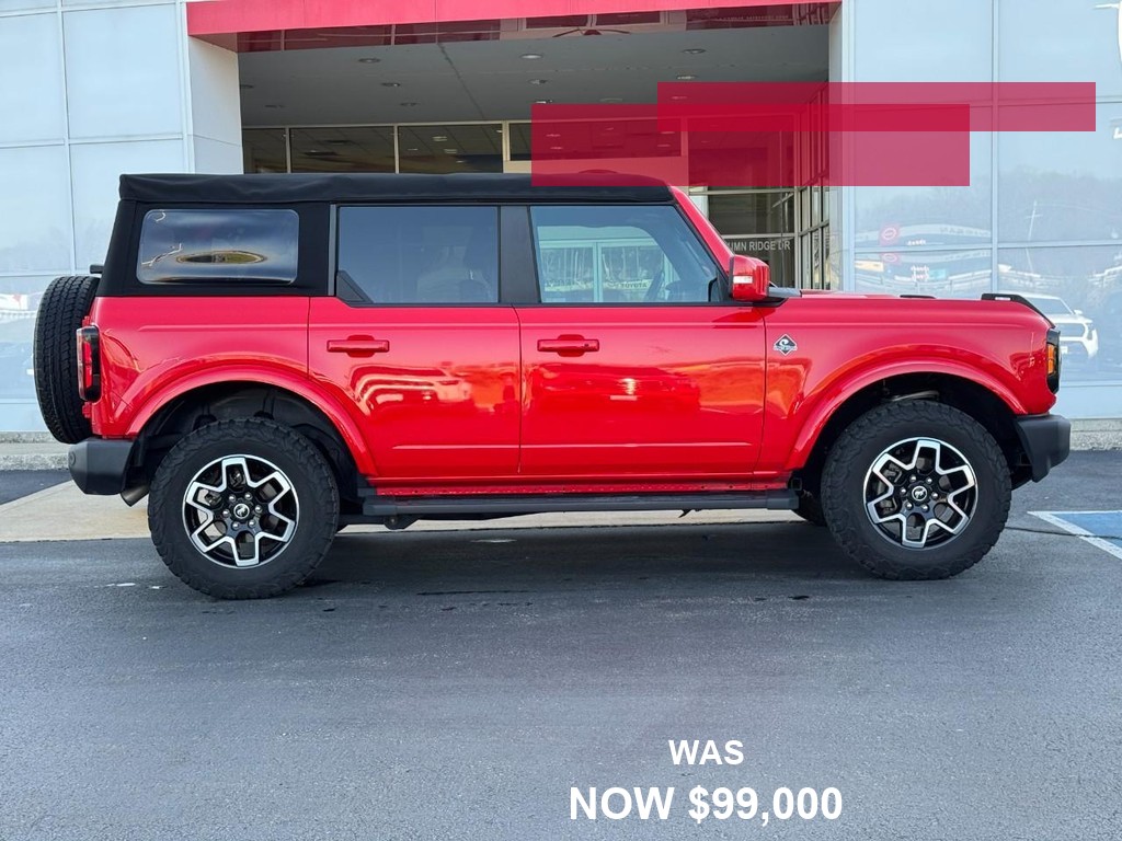 Ford Bronco Vehicle Full-screen Gallery Image 02