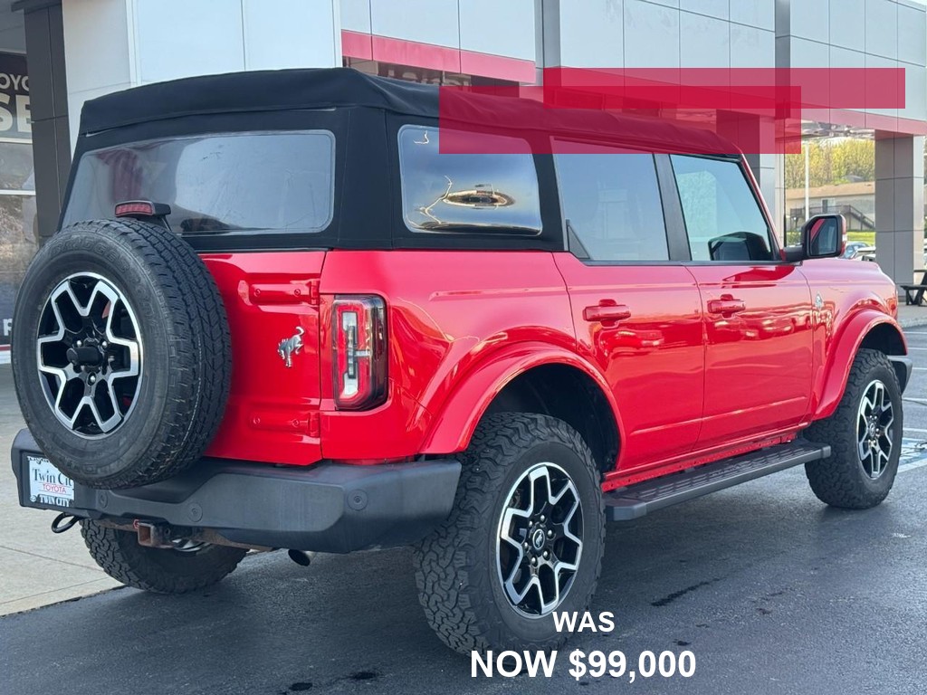 Ford Bronco Vehicle Full-screen Gallery Image 03