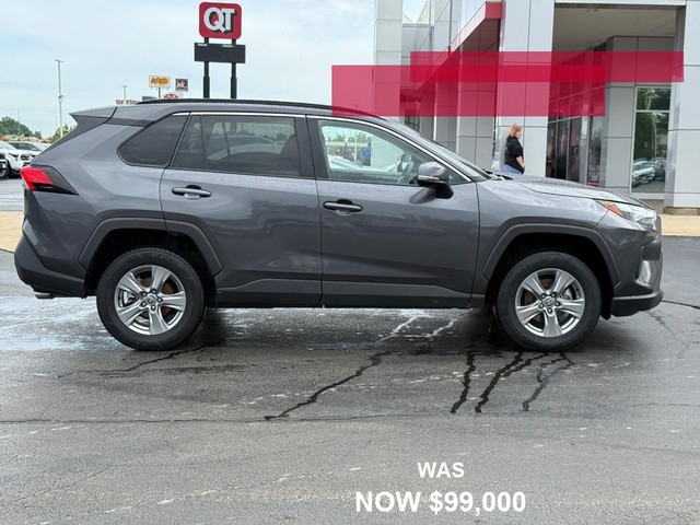 Toyota RAV4 Vehicle Full-screen Gallery Image 02