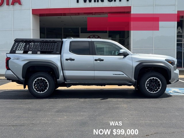 Toyota Tacoma 4WD Vehicle Full-screen Gallery Image 02