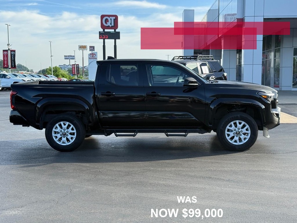Toyota Tacoma 4WD Vehicle Full-screen Gallery Image 02