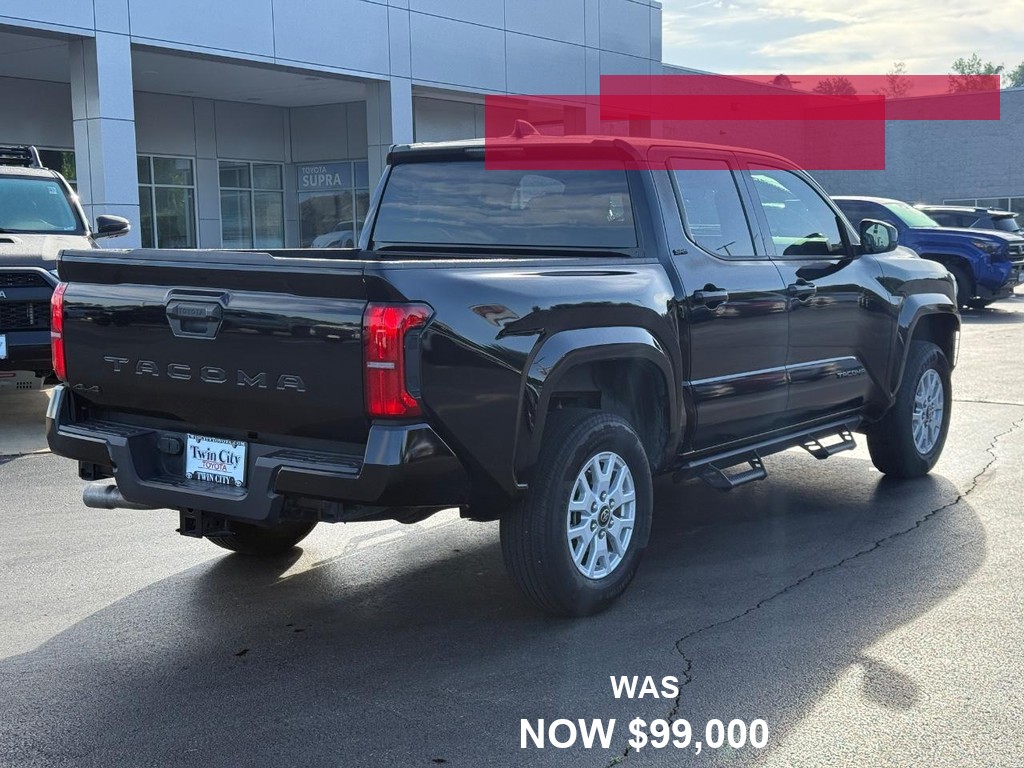 Toyota Tacoma 4WD Vehicle Full-screen Gallery Image 03